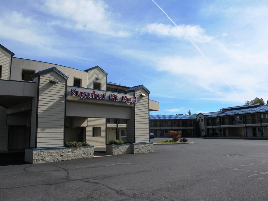 Sugarloaf Mountain Motel Bend Buitenkant foto